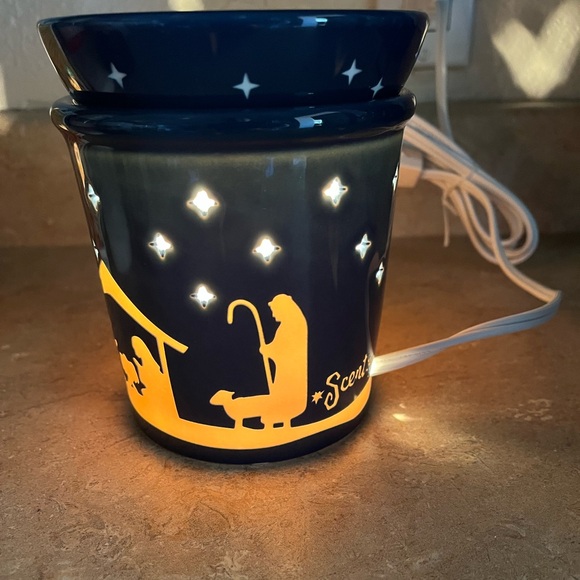 Scentsy warmer - Picture 6 of 8